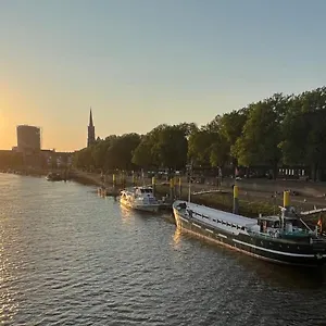 Kuestenmotorschiff Aventura Botel